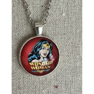 Silver Toned Chain Necklace Wonder Woman Pendant Marvel Comic Superhero